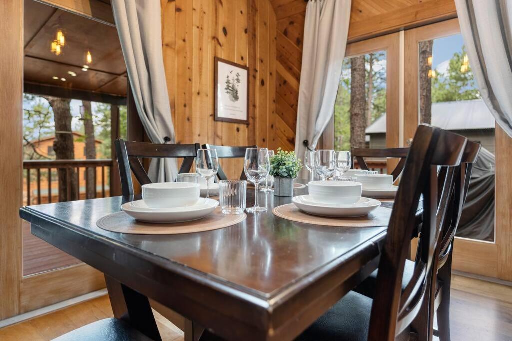 Luxury Cabin Oasis Getaway Heart Of 먼즈파크 외부 사진