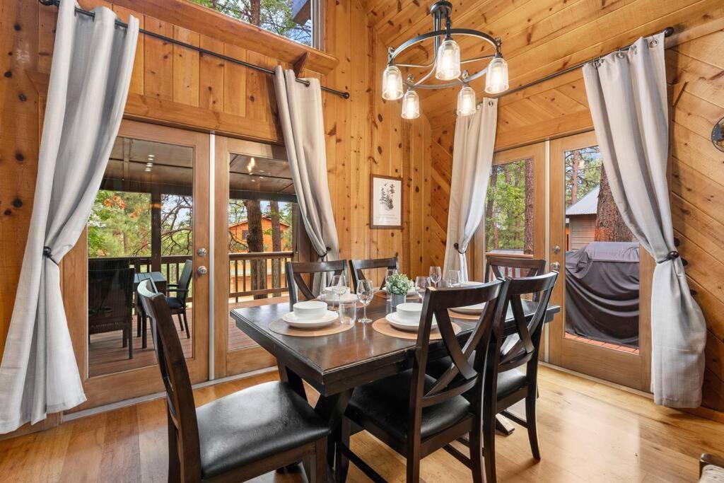 Luxury Cabin Oasis Getaway Heart Of 먼즈파크 외부 사진